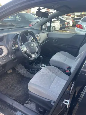 Toyota Vitz 1.3 FWD 5dr 2013 Black