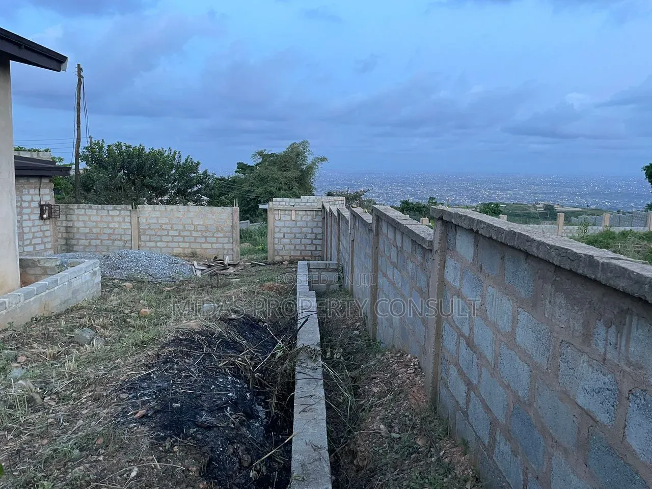 3bdrm House in Ashesi, Aburi for sale