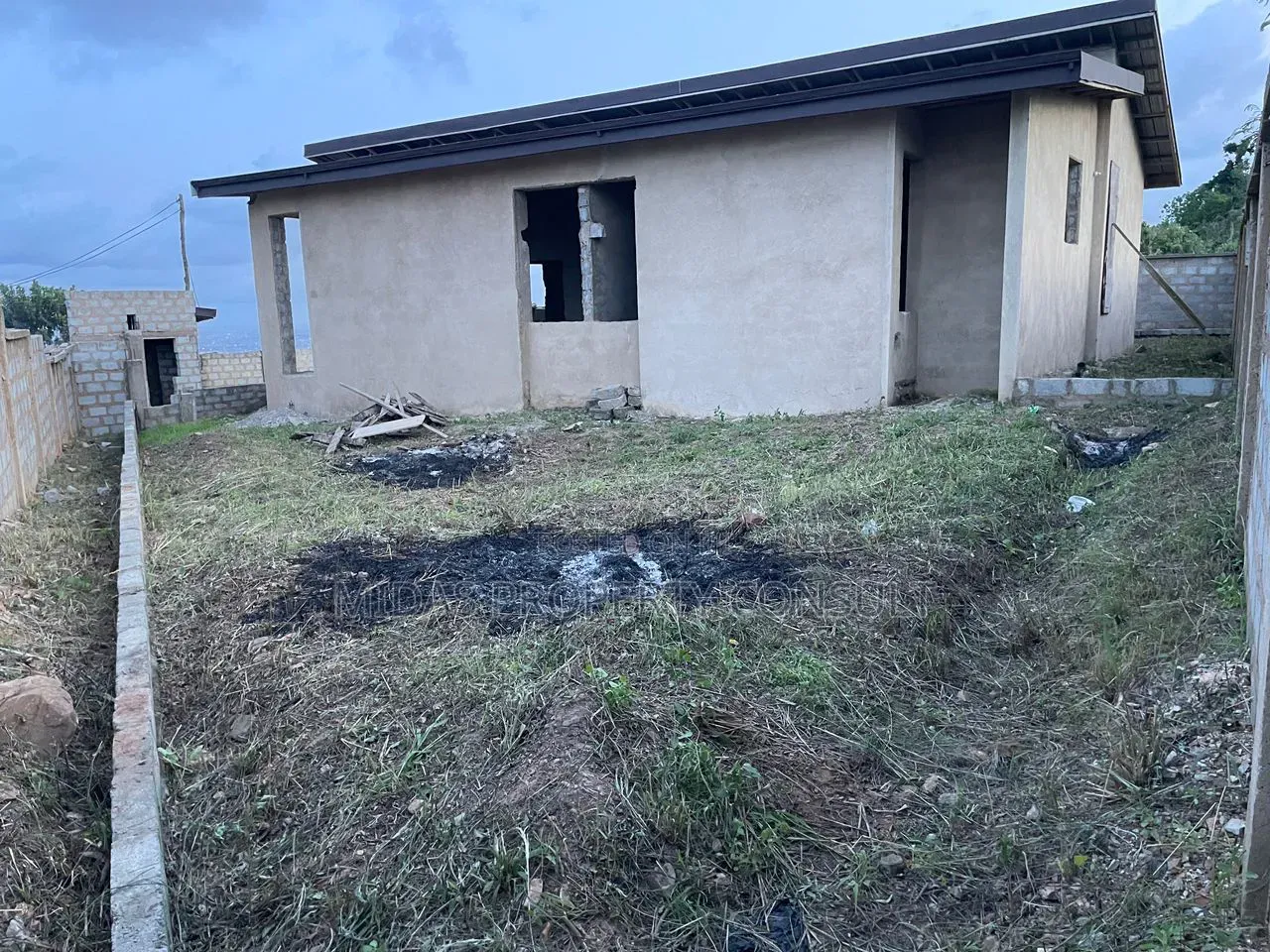 3bdrm House in Ashesi, Aburi for sale