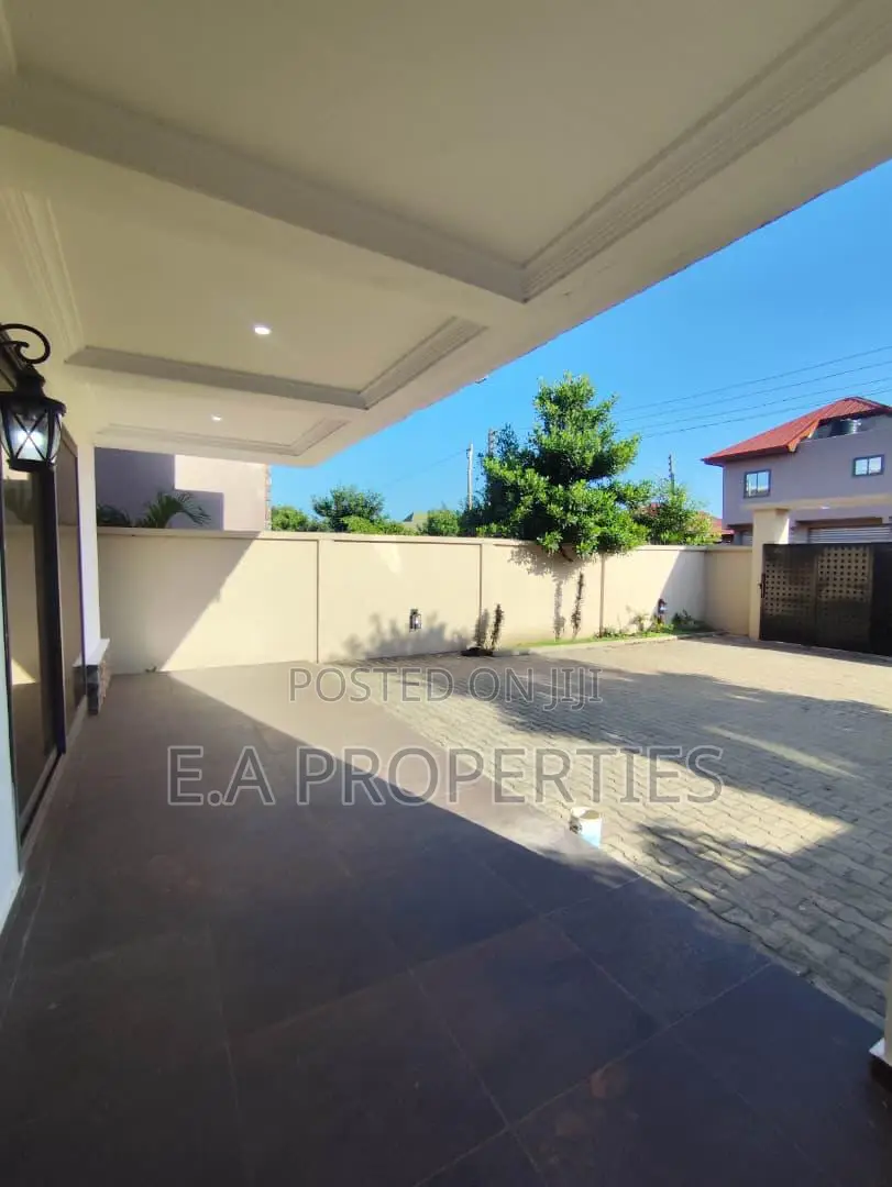 4bdrm House in Ea Properties, School Junction for sale