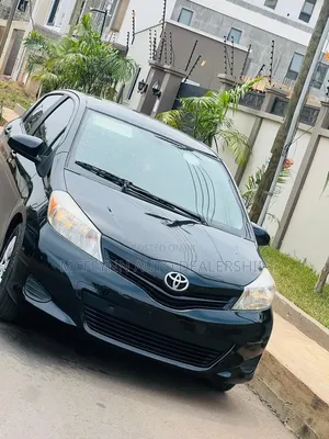Toyota Yaris LE Hatchback 5dr 2015 Black