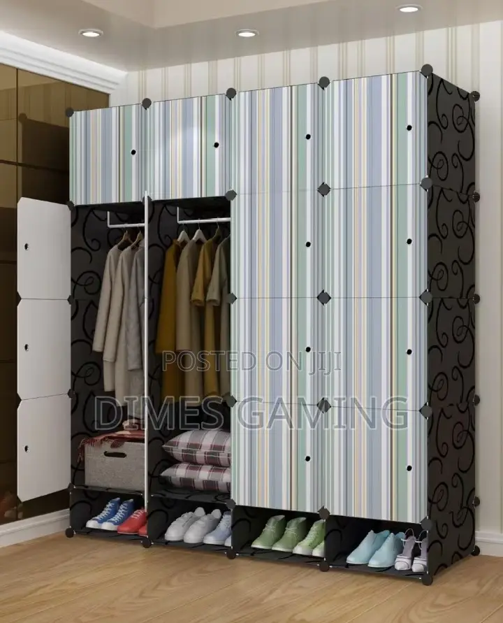 16 Cubes Wardrobe