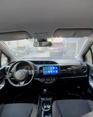 Toyota Vitz 1.3 FWD 5dr 2017 Silver