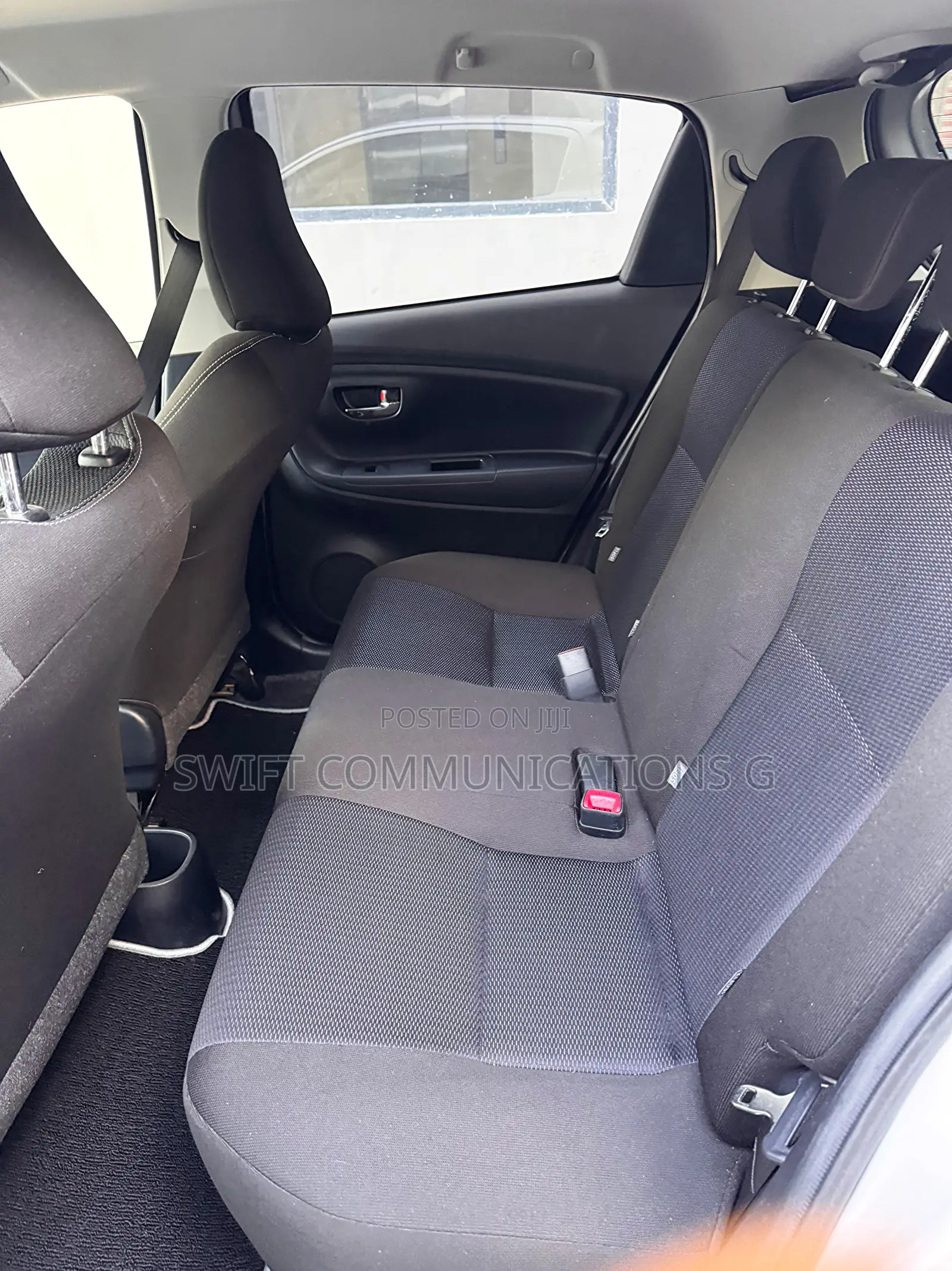 Toyota Vitz 1.3 FWD 5dr 2017 Silver
