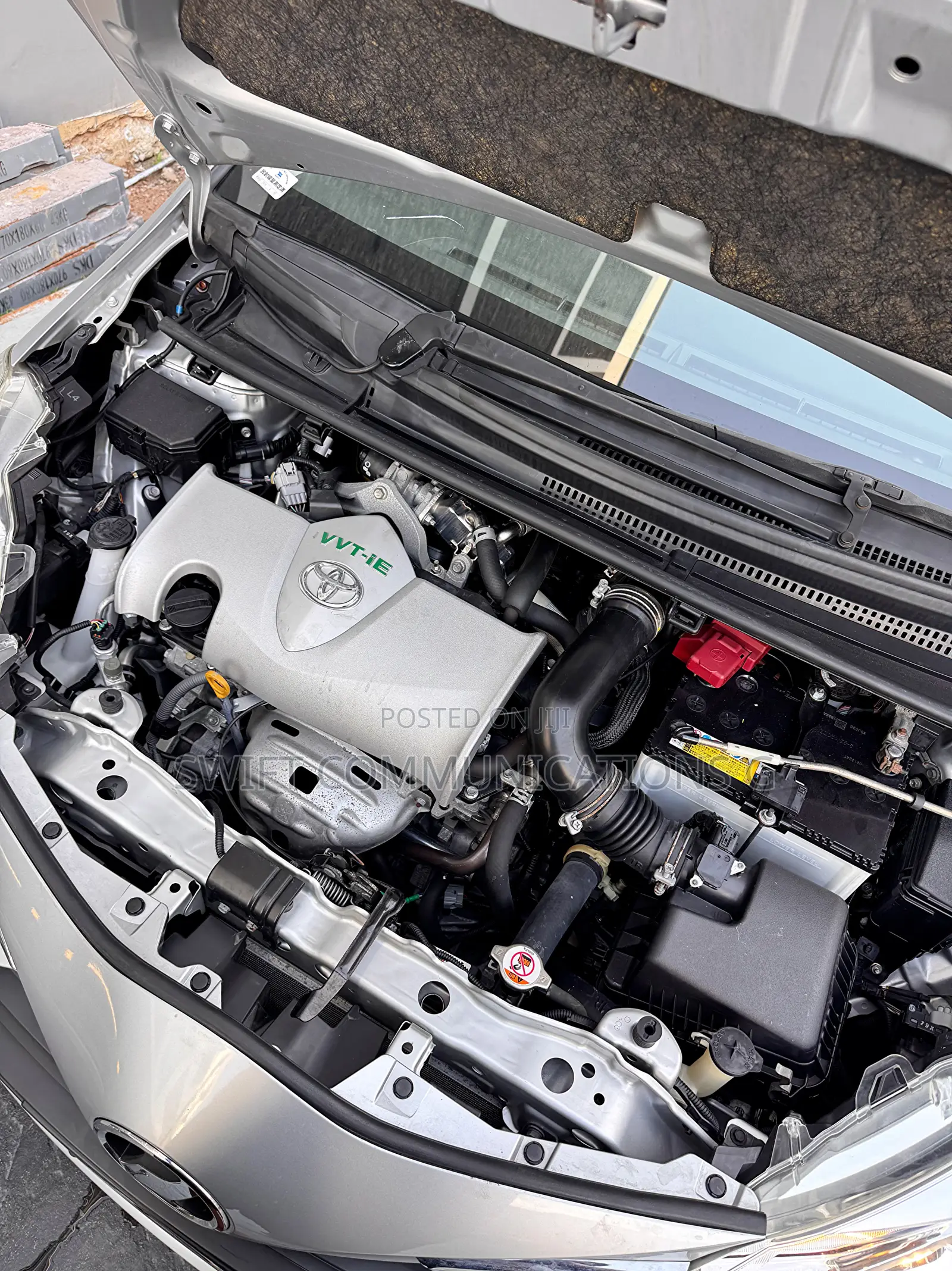 Toyota Vitz 1.3 FWD 5dr 2017 Silver