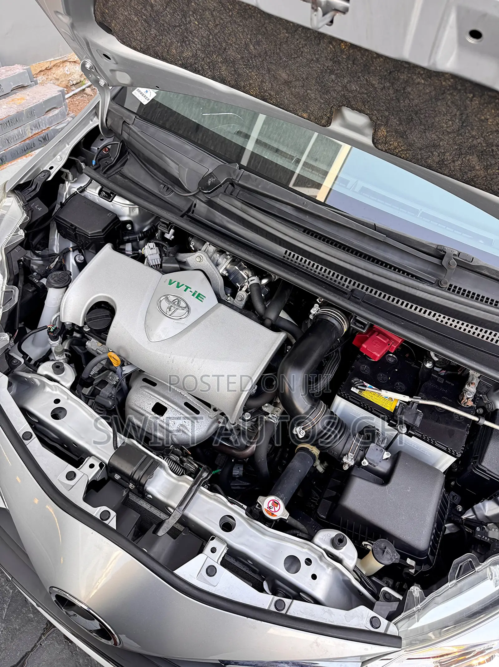 Toyota Vitz 1.3 FWD 5dr 2017 Silver