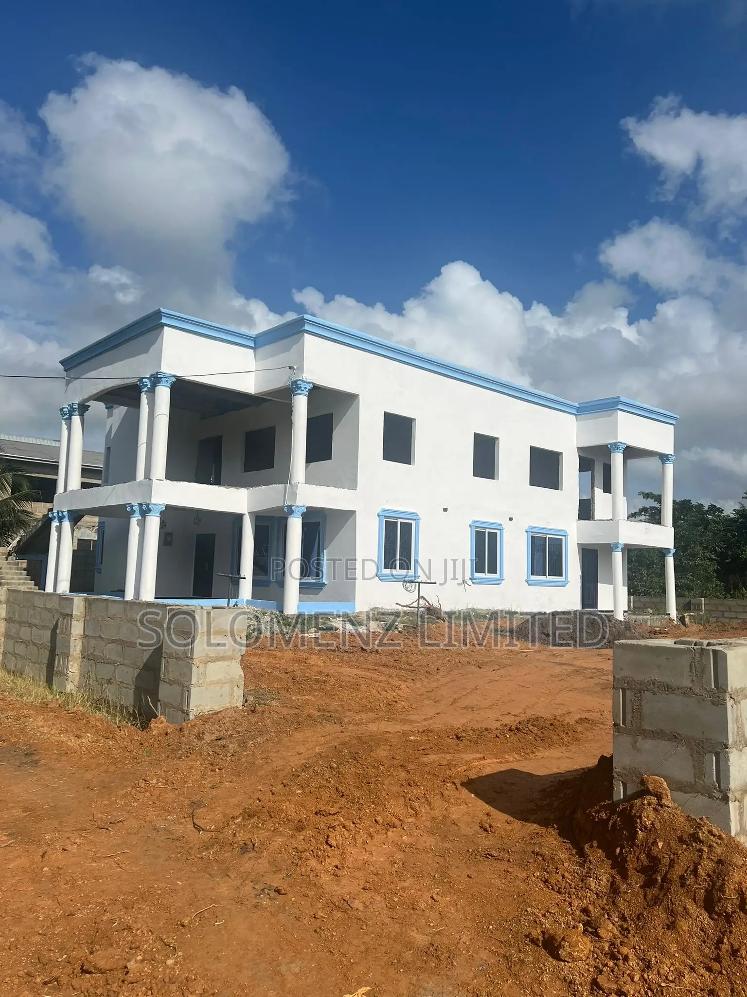 6bdrm Apartment in Takoradi for sale