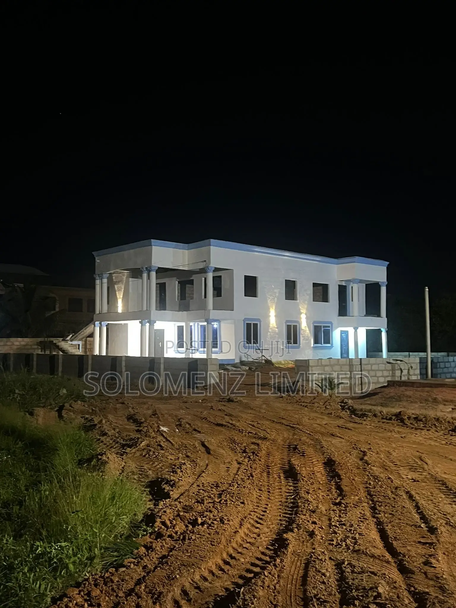 6bdrm Apartment in Takoradi for sale