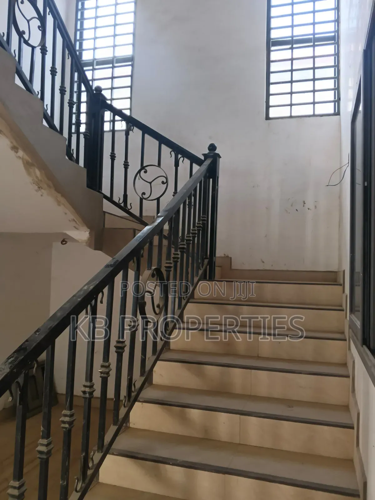 4bdrm Duplex in Kb Properties, A&C Mall Area for sale