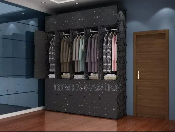 30 Cubes Wardrobe