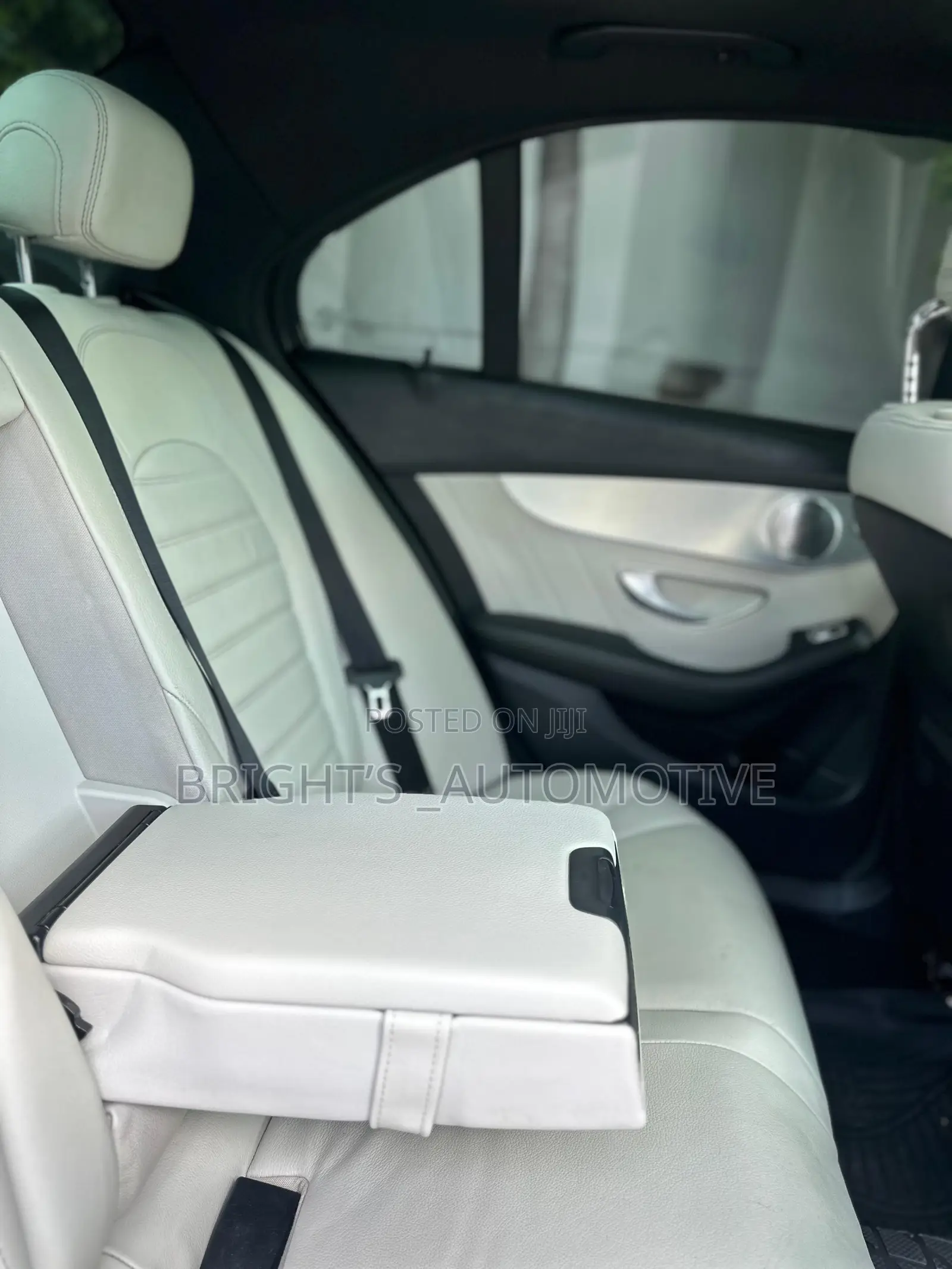 Mercedes-Benz C300 2016 Silver