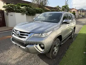 Toyota Fortuner 2.7 AWD 2017 Silver