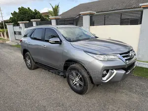 Toyota Fortuner 2.7 AWD 2017 Silver