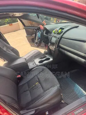 Toyota Camry SE 4dr Sedan (2.5L 4cyl 6A) 2014 Red