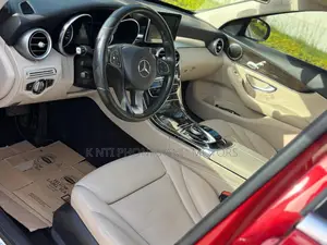 Mercedes-Benz C300 Luxury Sedan RWD (2.0L 4cyl 7A) 2017 Red
