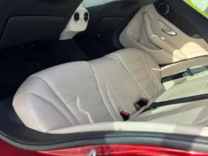Mercedes-Benz C300 Luxury Sedan RWD (2.0L 4cyl 7A) 2017 Red