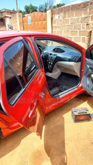 Toyota Yaris 2009 Red