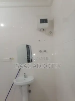 1bdrm Apartment in Chamber And Hall, Baatsona Total for rent