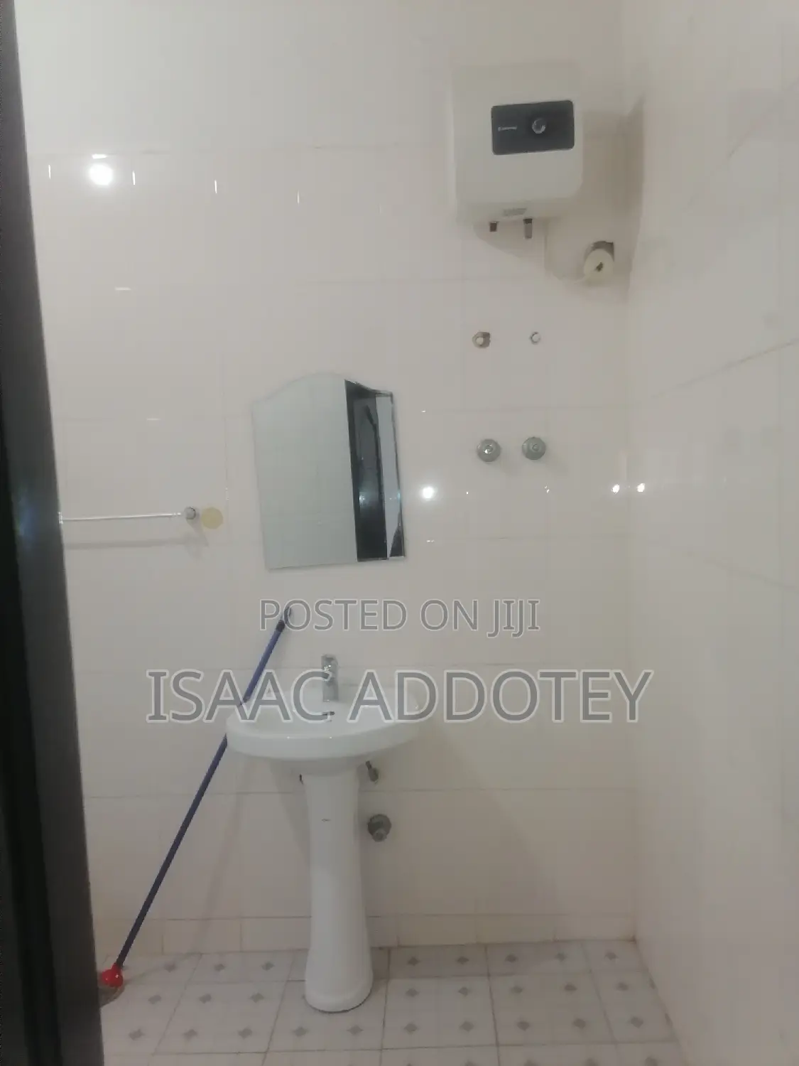 1bdrm Apartment in Chamber And Hall, Baatsona Total for rent