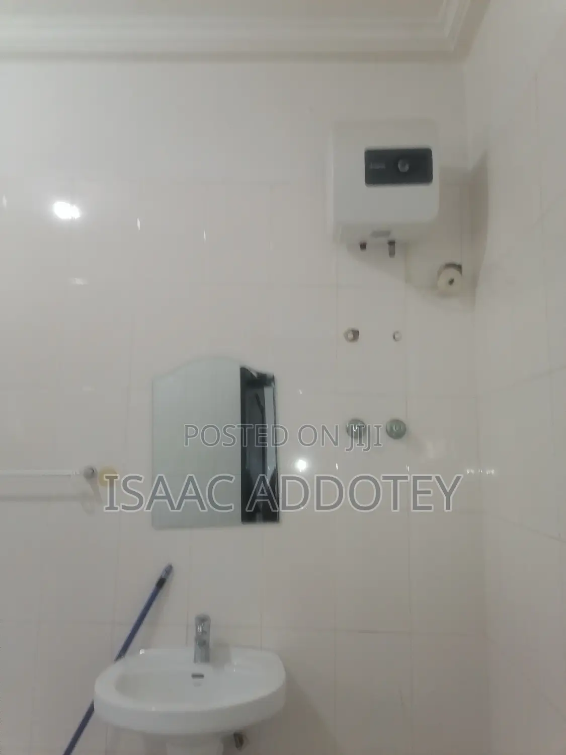 1bdrm Apartment in Chamber And Hall, Baatsona Total for rent