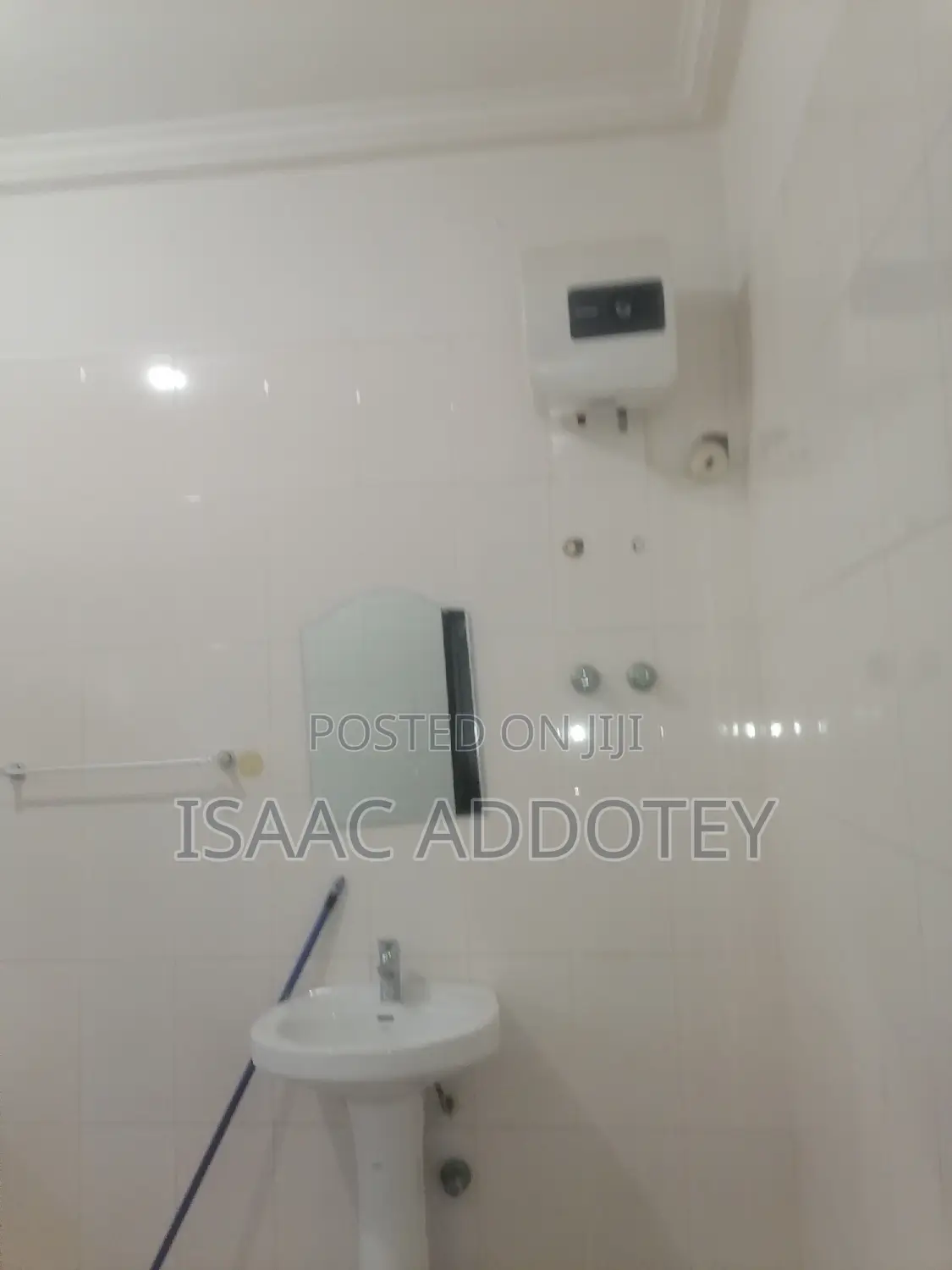 1bdrm Apartment in Chamber And Hall, Baatsona Total for rent
