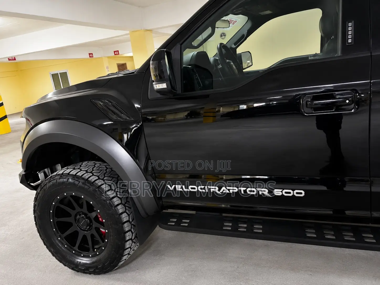Ford F-150 Raptor 4x4 SuperCrew Cab Styleside 5.5 ft. box 145 in. WB