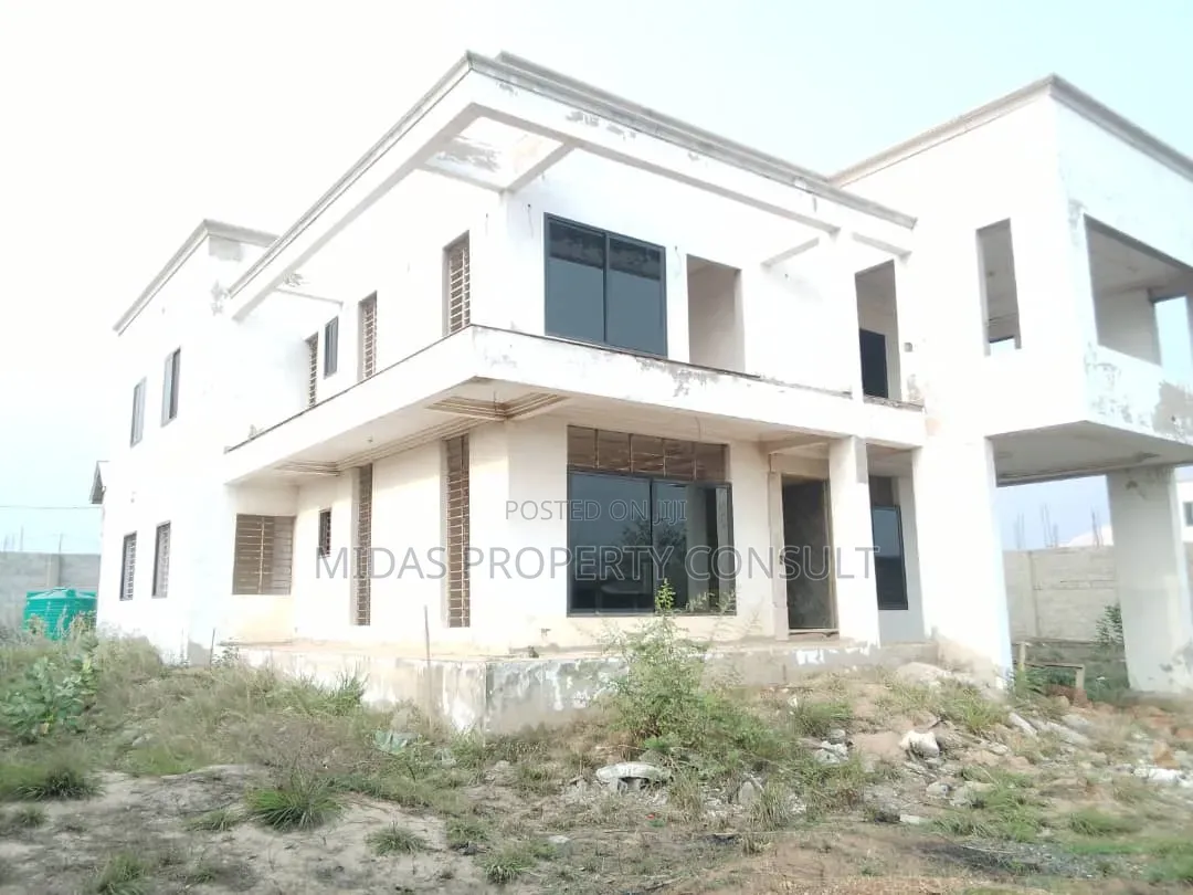 5bdrm House in Prampram for sale