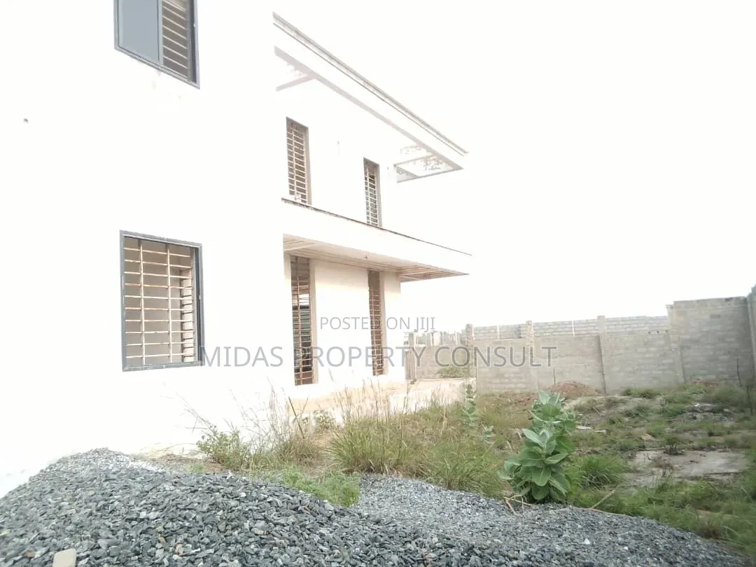 5bdrm House in Prampram for sale