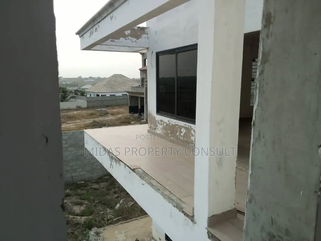 5bdrm House in Prampram for sale
