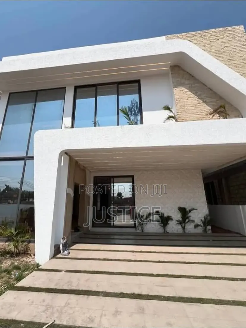 3bdrm House in Kingsby Achimota, Mile 7 for sale