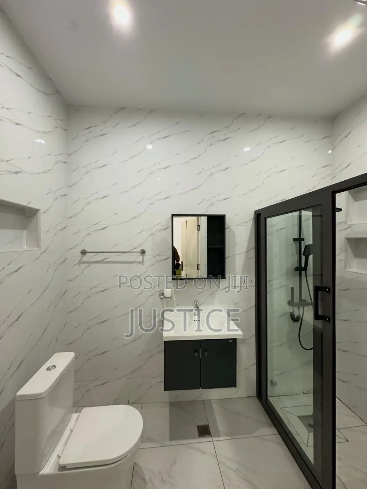 3bdrm House in Kingsby Achimota, Mile 7 for sale