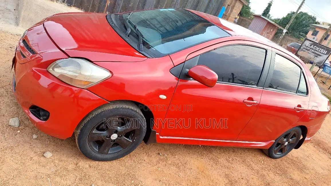 Toyota Yaris 2009 Red