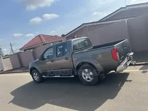 Nissan Navara 2014 Gray