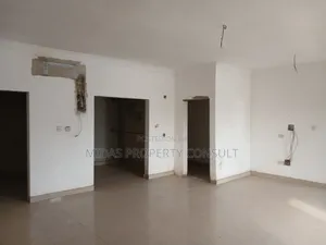9bdrm House in Adjiringanor, Accra Metropolitan for sale