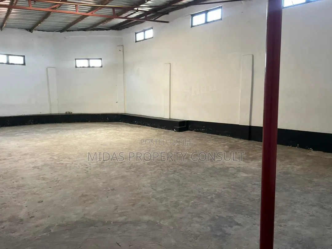 9bdrm House in Adjiringanor, Accra Metropolitan for sale