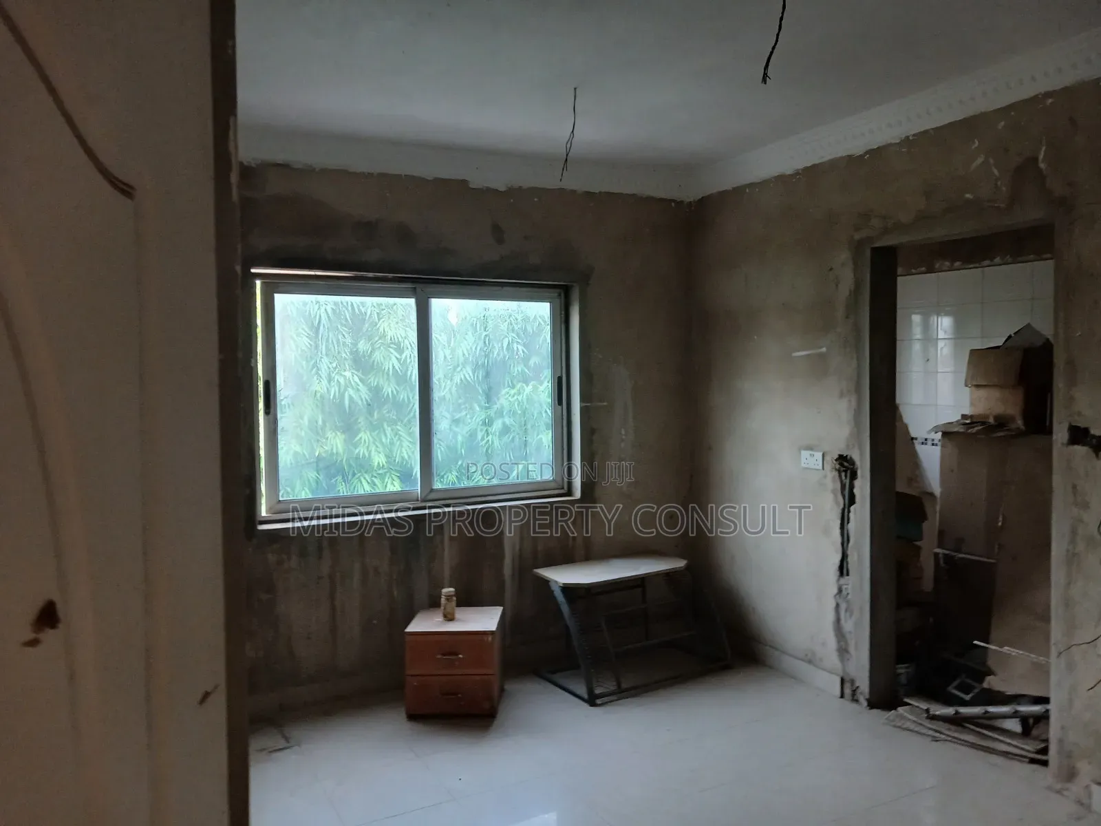 9bdrm House in Adjiringanor, Accra Metropolitan for sale