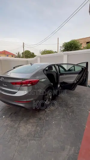Hyundai Elantra SE 2018 Gray