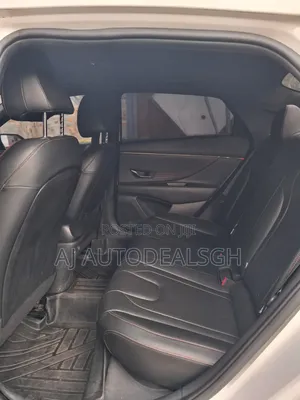 Hyundai Elantra Limited 2022 White