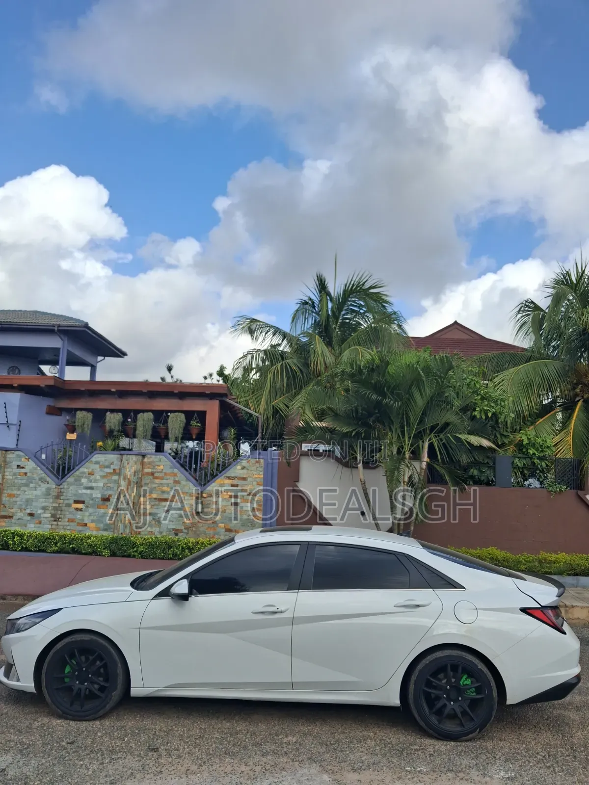 Hyundai Elantra Limited 2022 White