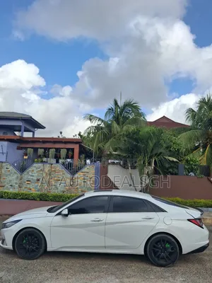 Hyundai Elantra Limited 2022 White