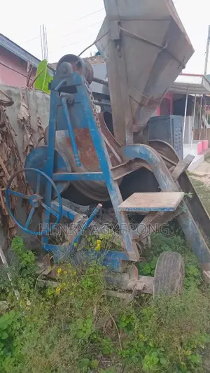 Self-Loading Concrete Mixer