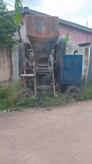 Self-Loading Concrete Mixer