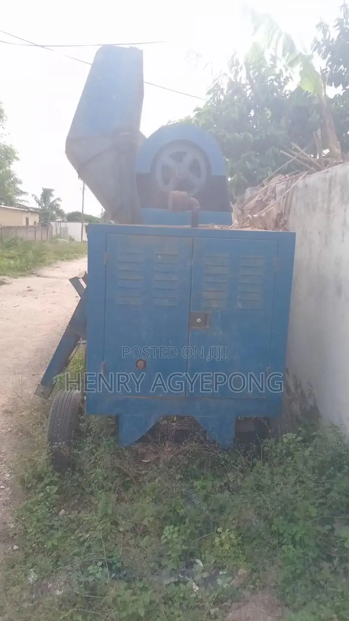Self-Loading Concrete Mixer