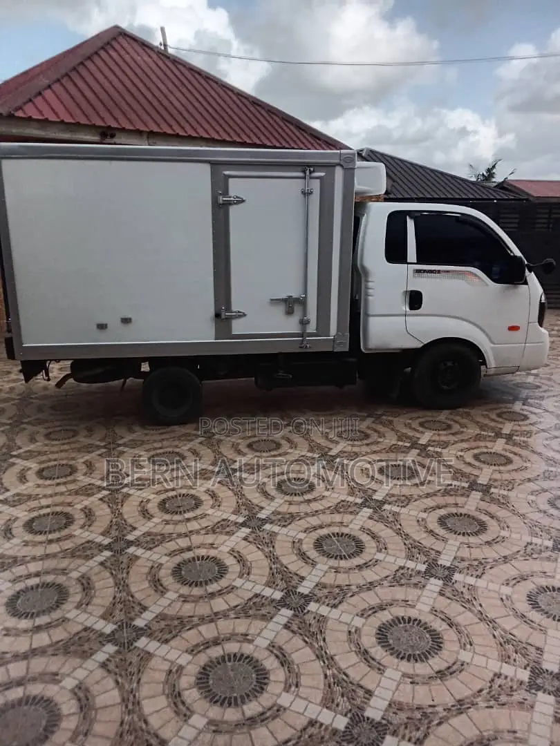Kia Bongo 2016 White