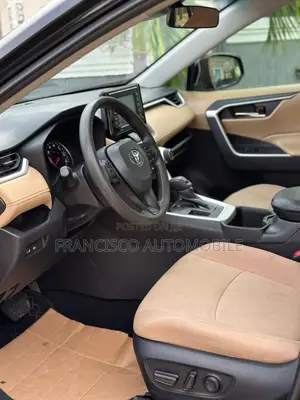 Toyota RAV4 XLE 2022 Black