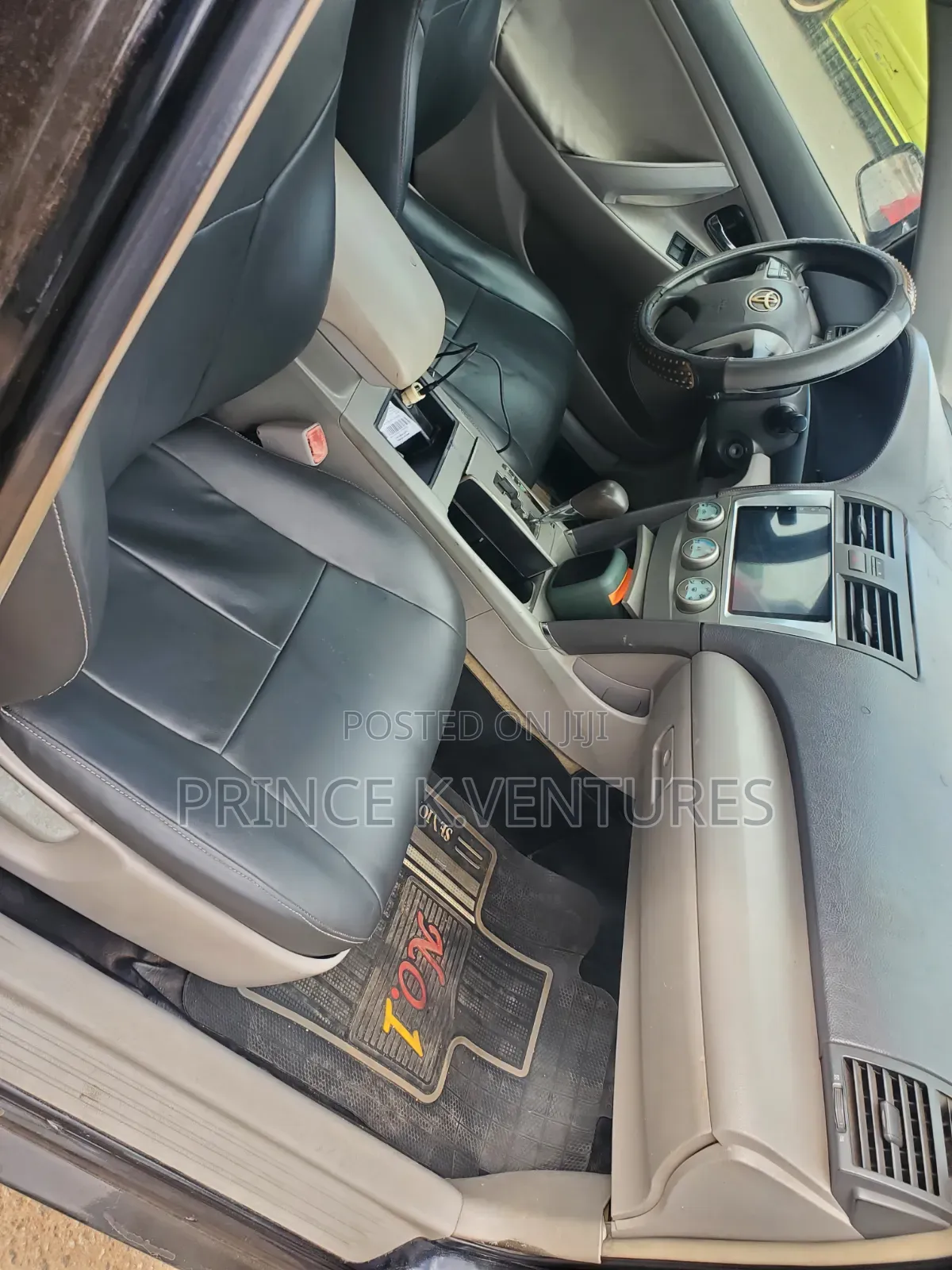 Toyota Camry Base 4dr Sedan (2.5L 4cyl 6M) 2010 Black
