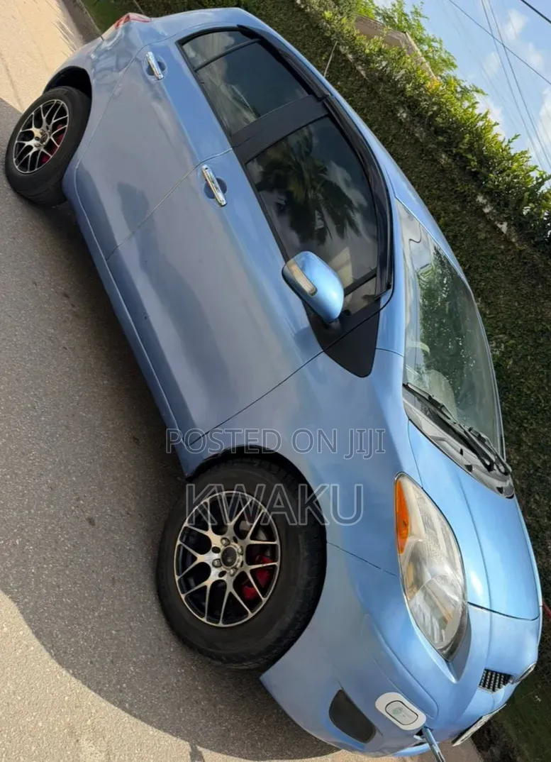 Toyota Vitz 2009 Blue