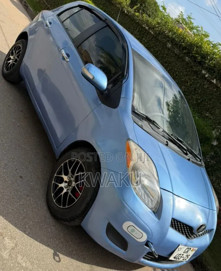 Toyota Vitz 2009 Blue
