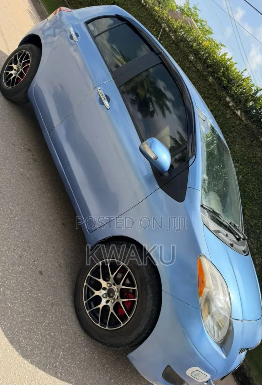 Toyota Vitz 2009 Blue
