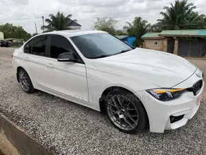BMW 320i Sedan RWD 2015 White